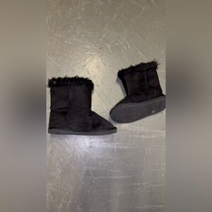 Children's Place Kid's Winter Boots Size 12 | Closet Label Shoes #2.)